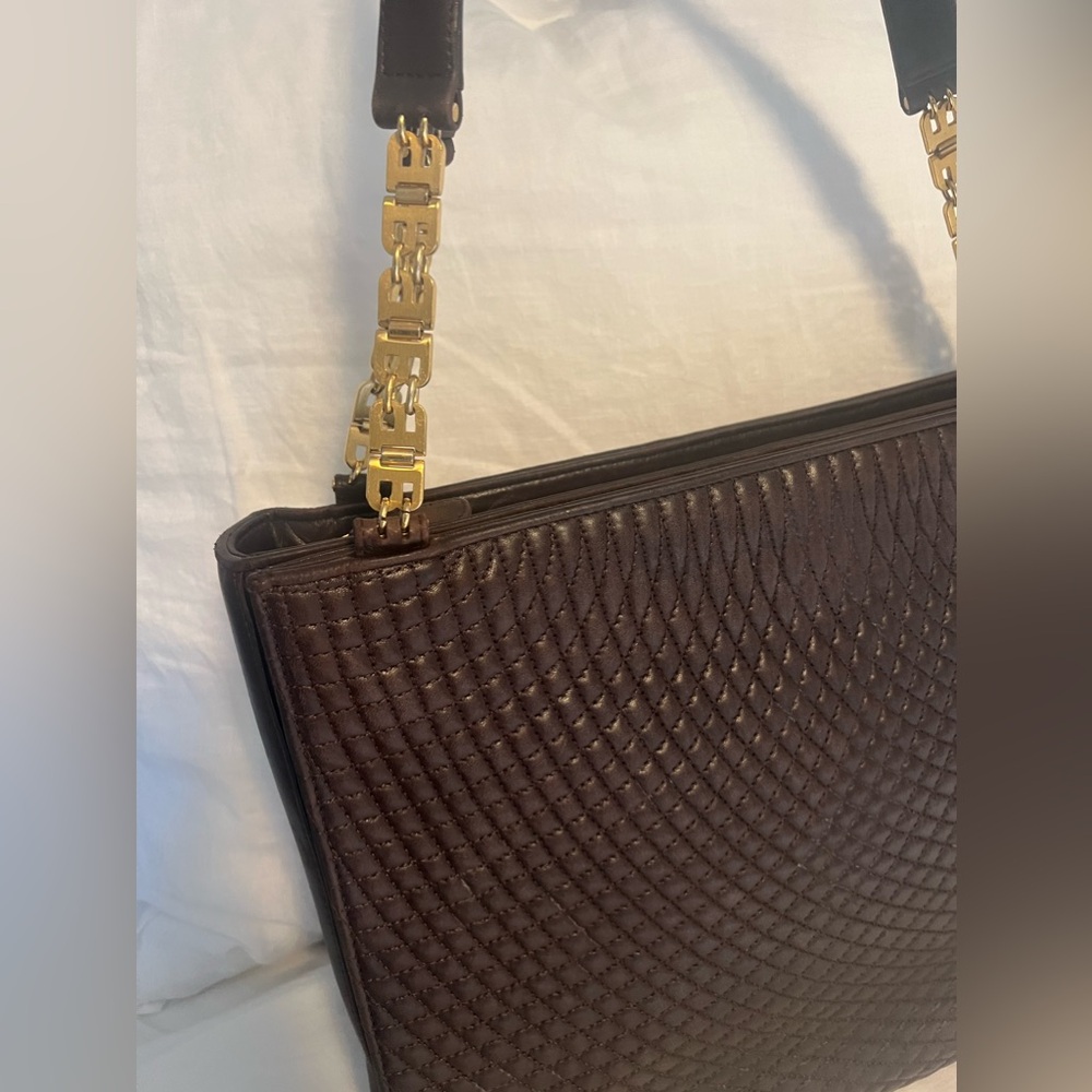 Authentic Bally Leather Shoulder Bag - Picture 2 of 15